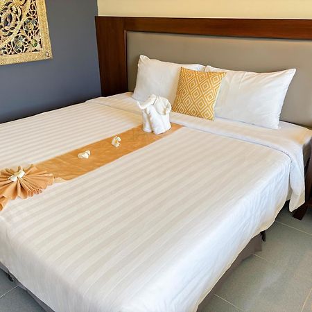 Blue Beach Grand Resort And Spa In Chalong Phuket By Dayuu Ban Saiyuan Extérieur photo