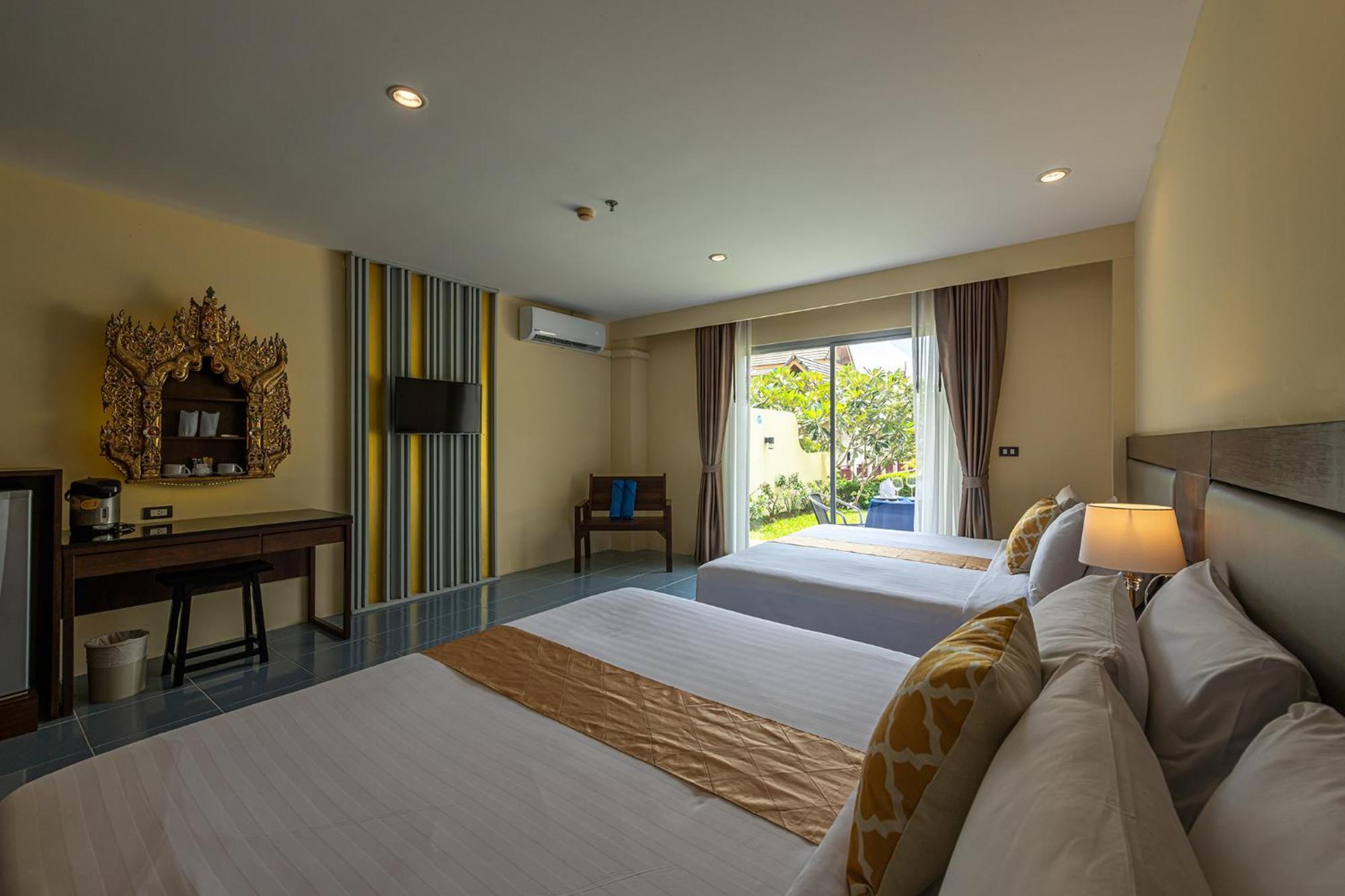 Blue Beach Grand Resort And Spa In Chalong Phuket By Dayuu Ban Saiyuan Extérieur photo