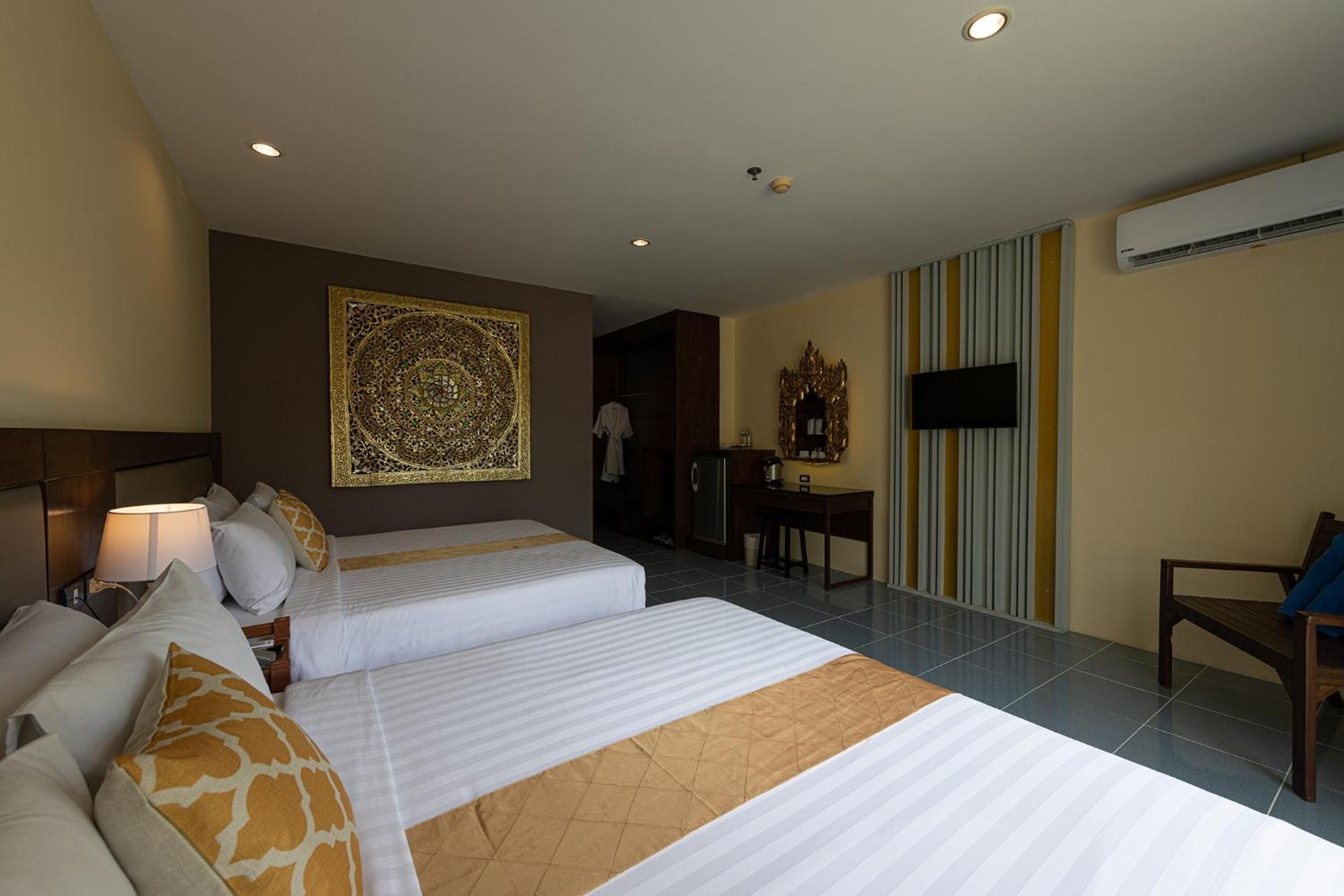 Blue Beach Grand Resort And Spa In Chalong Phuket By Dayuu Ban Saiyuan Extérieur photo