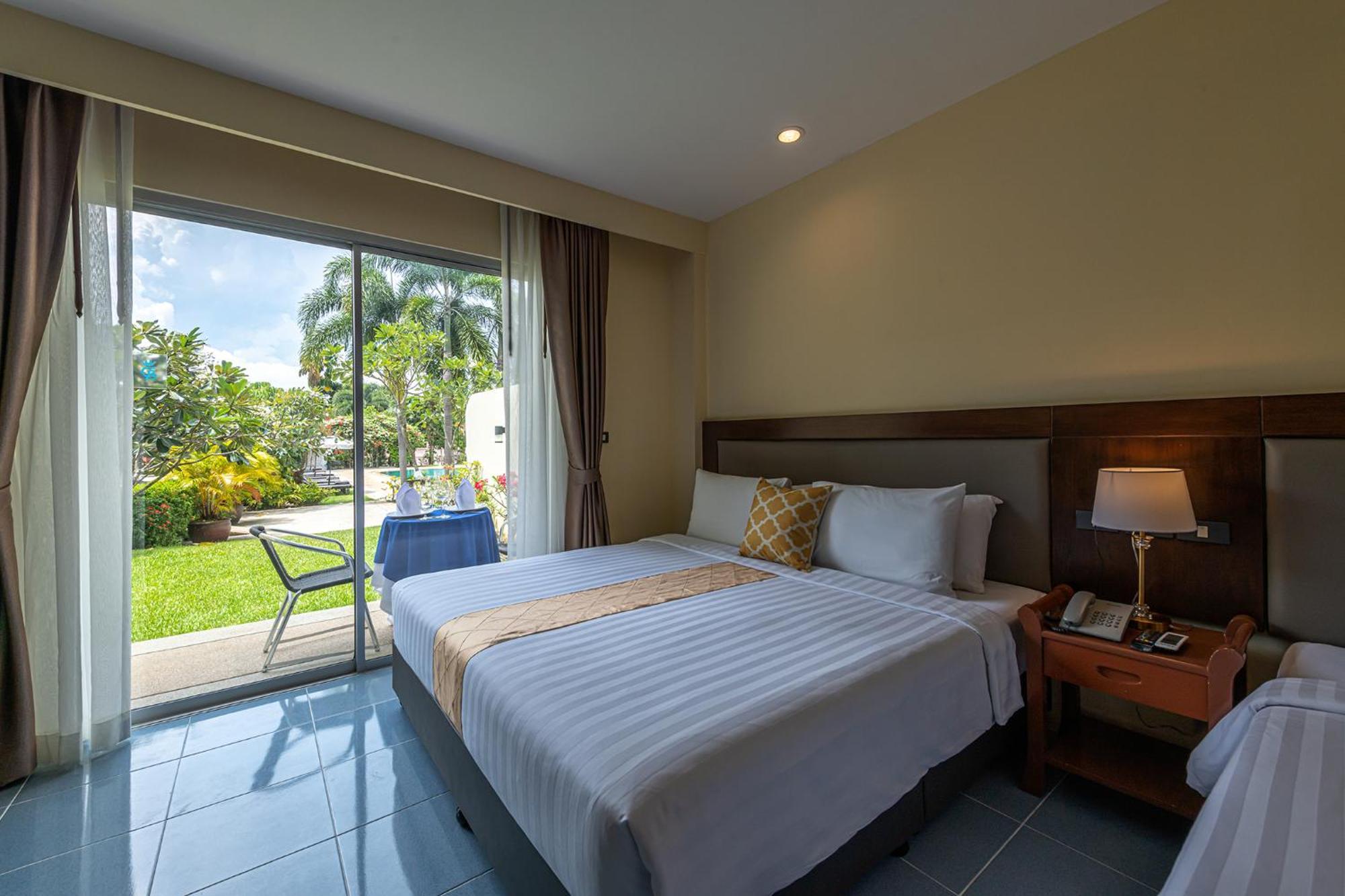 Blue Beach Grand Resort And Spa In Chalong Phuket By Dayuu Ban Saiyuan Extérieur photo