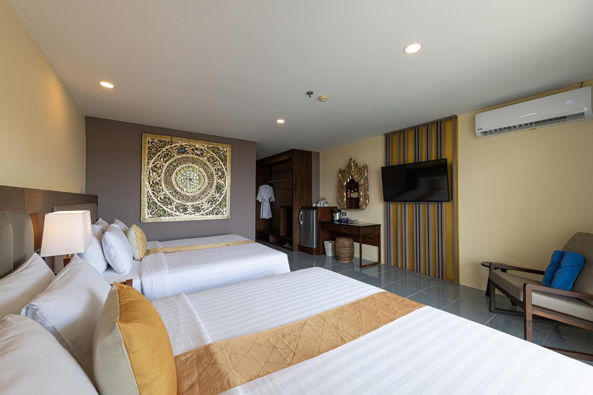 Blue Beach Grand Resort And Spa In Chalong Phuket By Dayuu Ban Saiyuan Extérieur photo