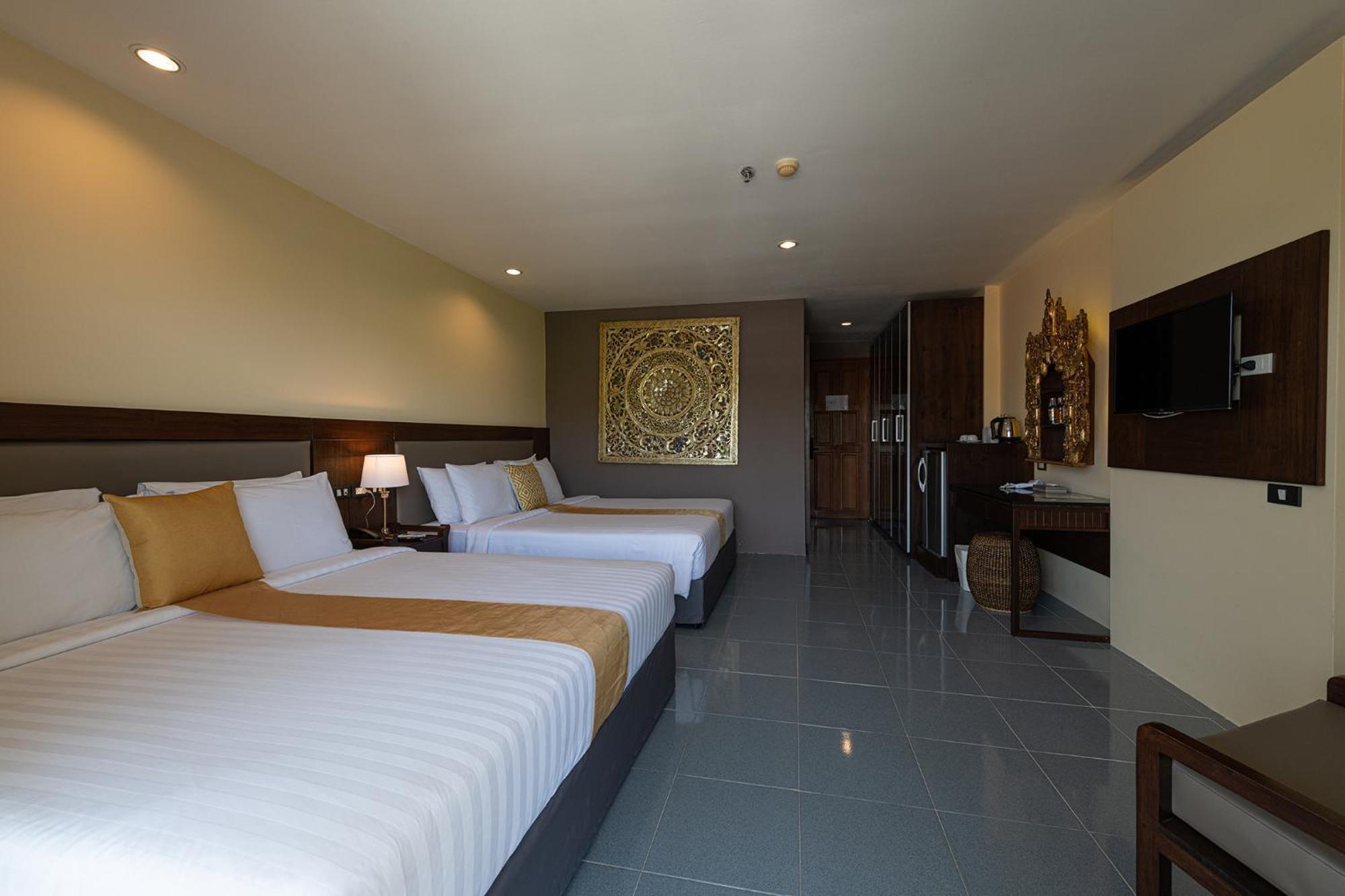 Blue Beach Grand Resort And Spa In Chalong Phuket By Dayuu Ban Saiyuan Extérieur photo