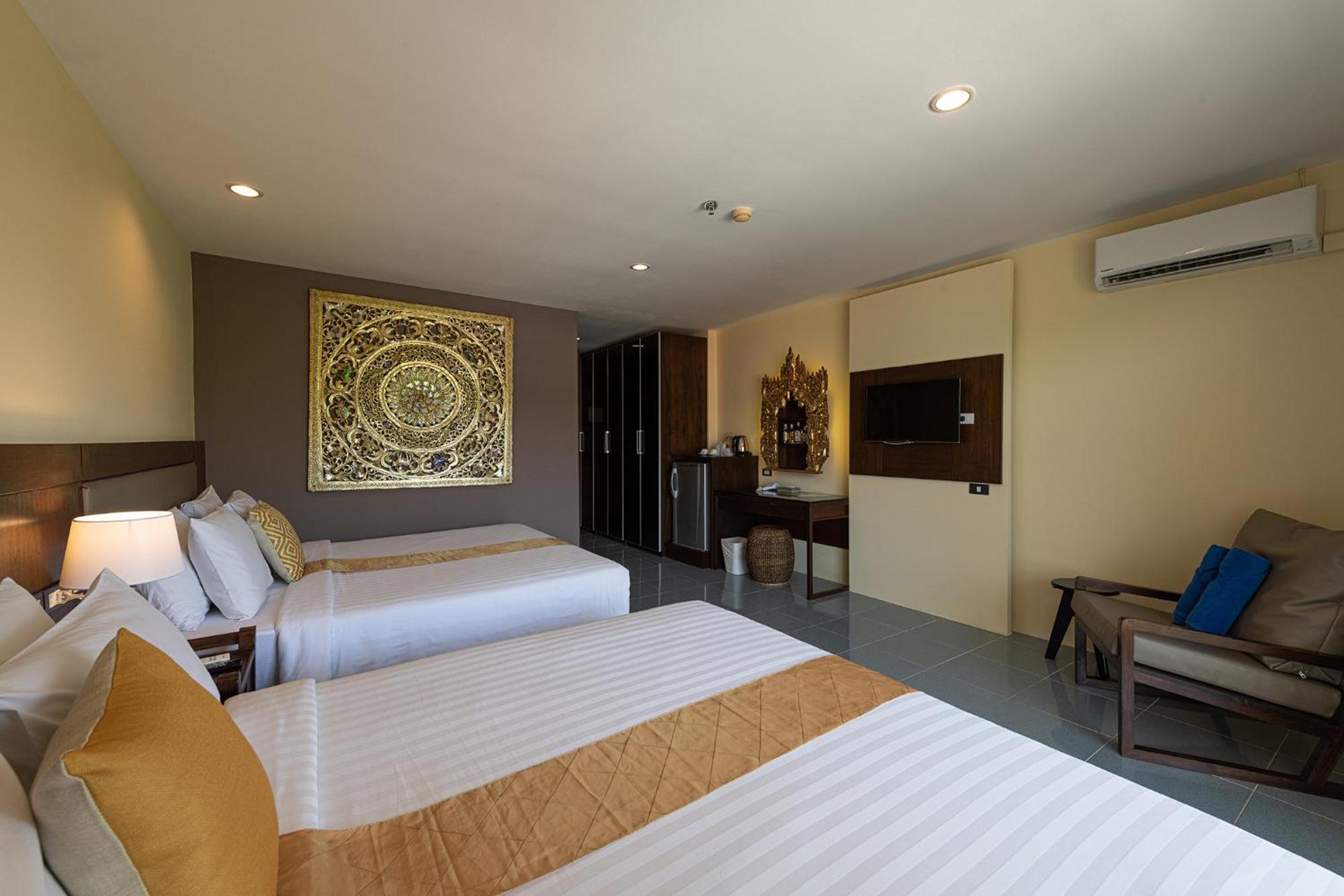 Blue Beach Grand Resort And Spa In Chalong Phuket By Dayuu Ban Saiyuan Extérieur photo