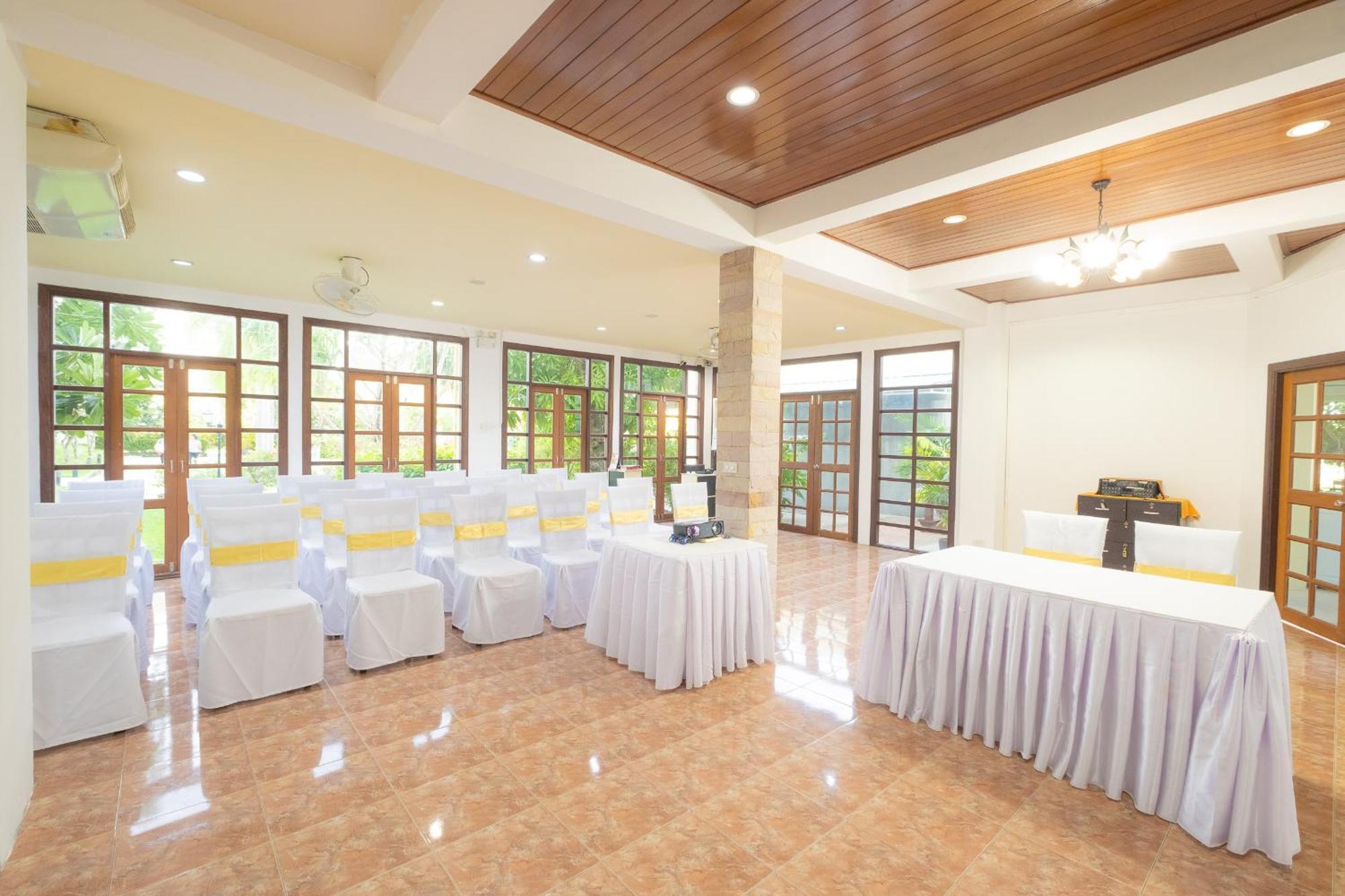 Blue Beach Grand Resort And Spa In Chalong Phuket By Dayuu Ban Saiyuan Extérieur photo