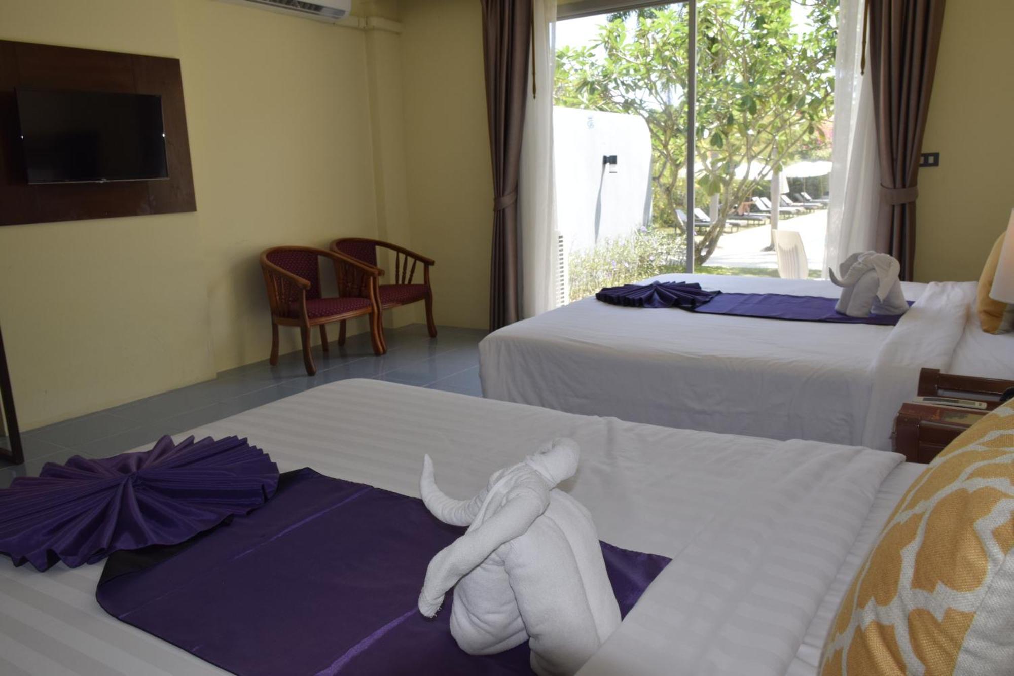 Blue Beach Grand Resort And Spa In Chalong Phuket By Dayuu Ban Saiyuan Extérieur photo