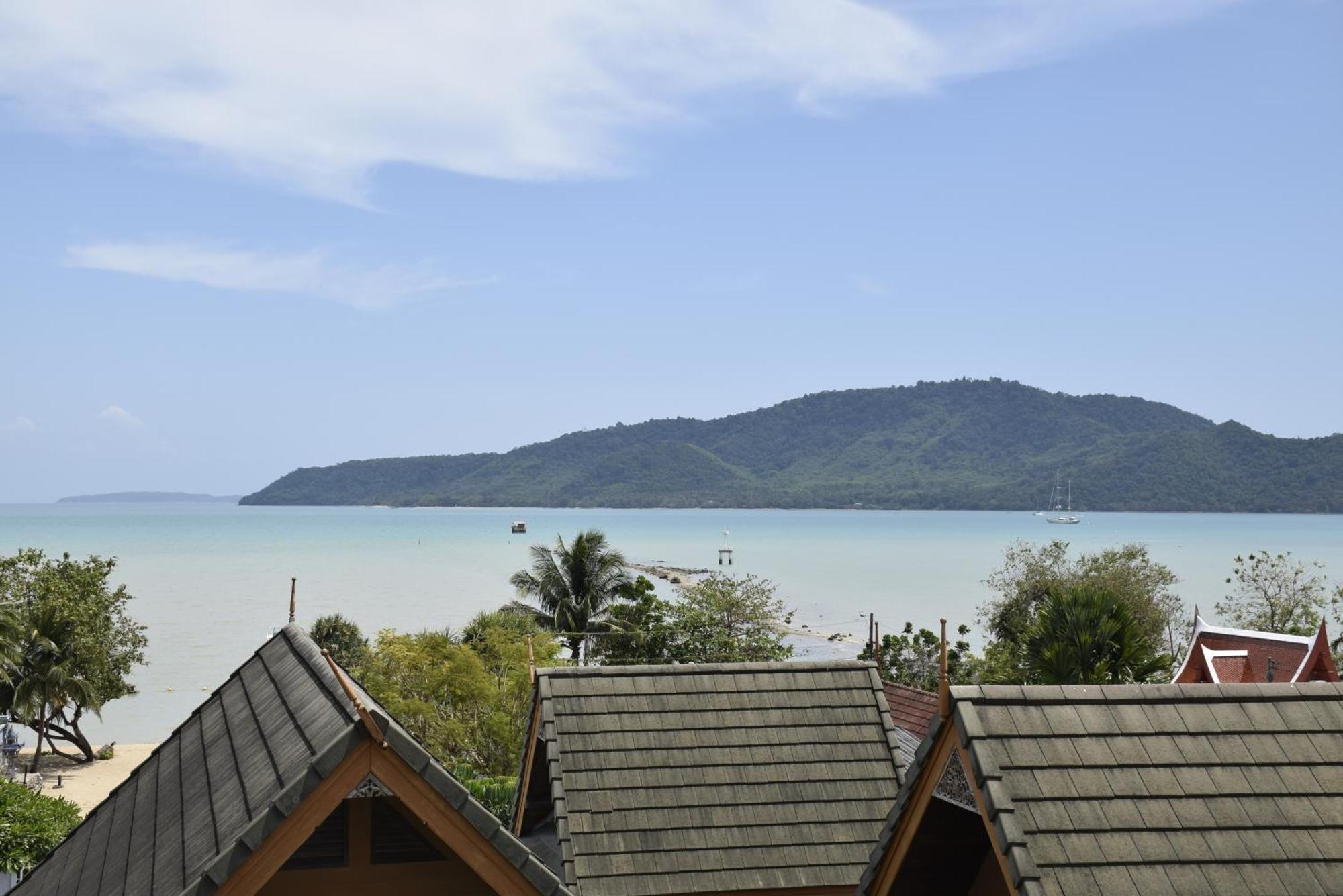 Blue Beach Grand Resort And Spa In Chalong Phuket By Dayuu Ban Saiyuan Extérieur photo