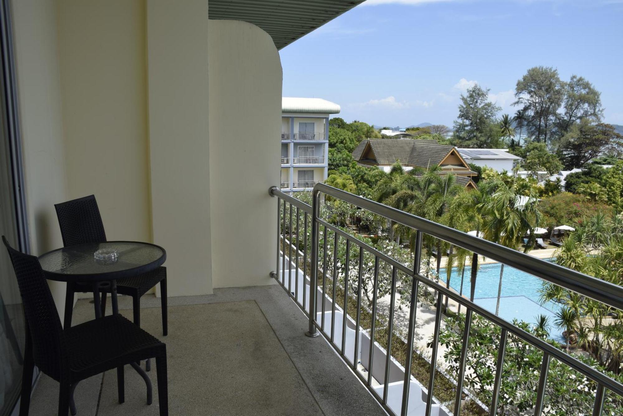 Blue Beach Grand Resort And Spa In Chalong Phuket By Dayuu Ban Saiyuan Extérieur photo