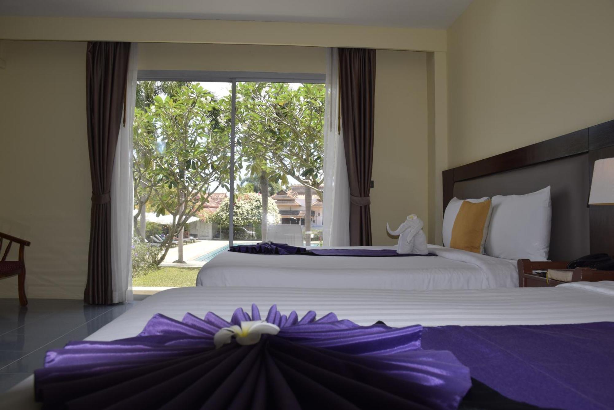 Blue Beach Grand Resort And Spa In Chalong Phuket By Dayuu Ban Saiyuan Extérieur photo