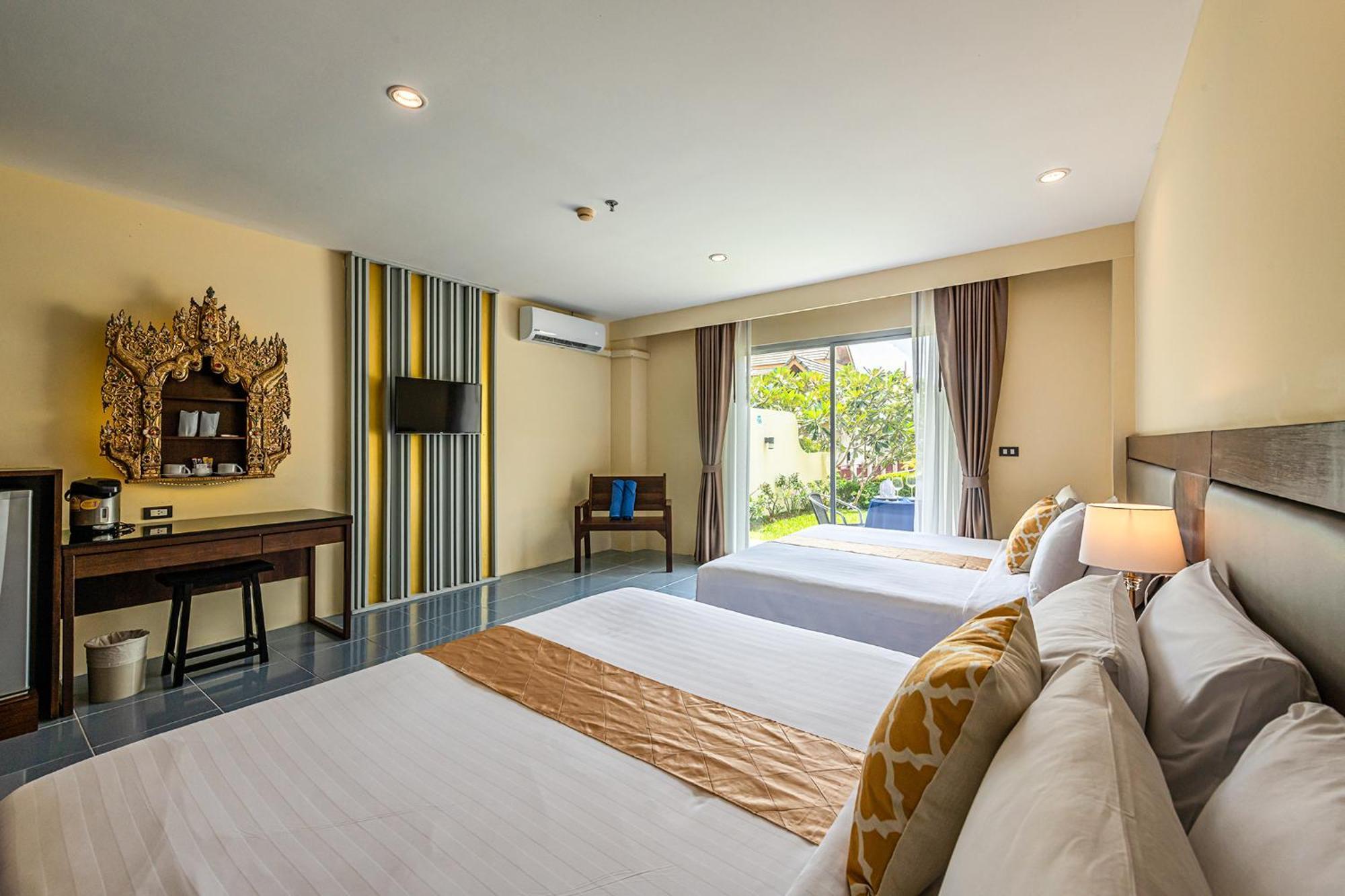 Blue Beach Grand Resort And Spa In Chalong Phuket By Dayuu Ban Saiyuan Extérieur photo
