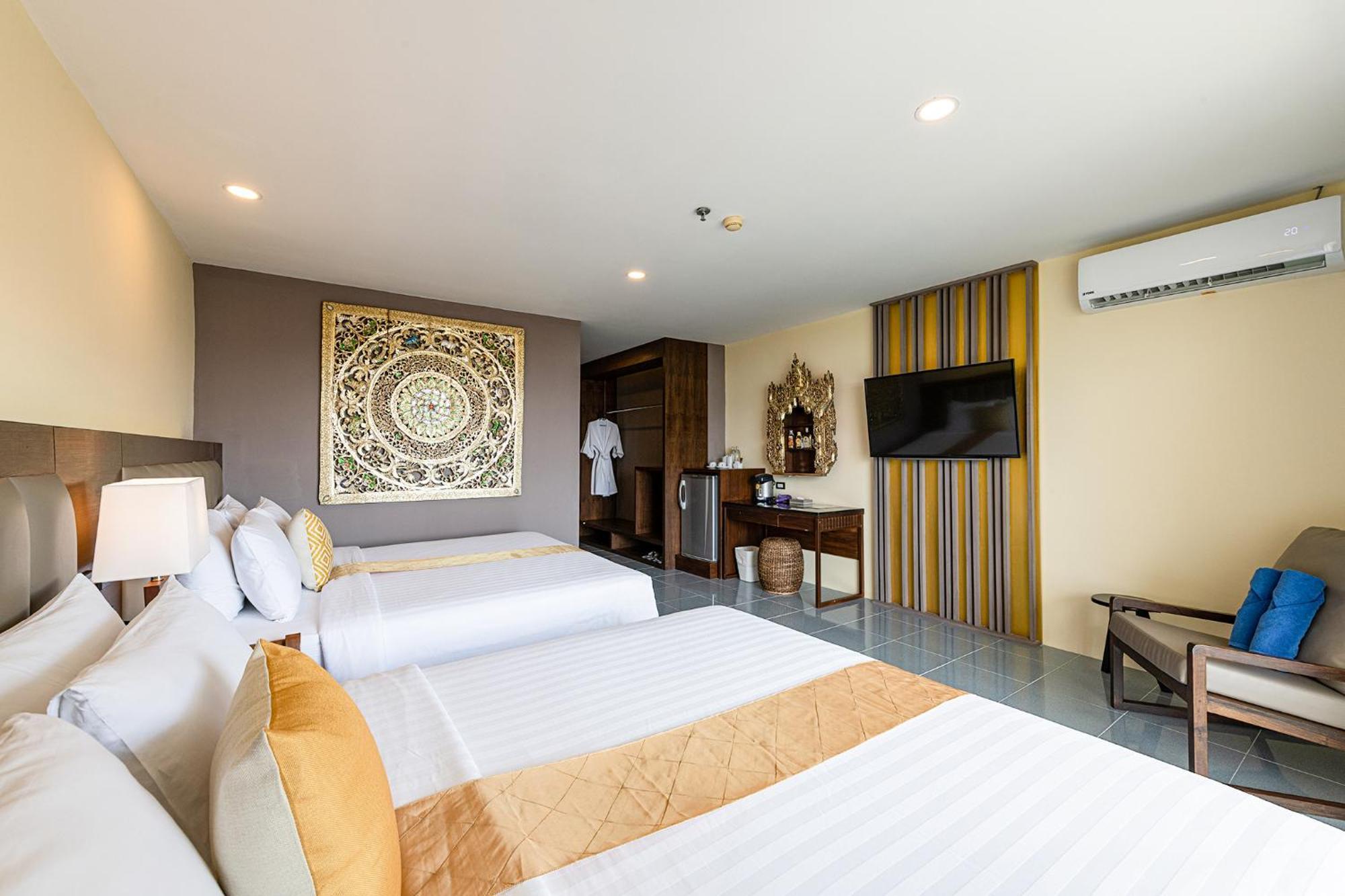 Blue Beach Grand Resort And Spa In Chalong Phuket By Dayuu Ban Saiyuan Extérieur photo